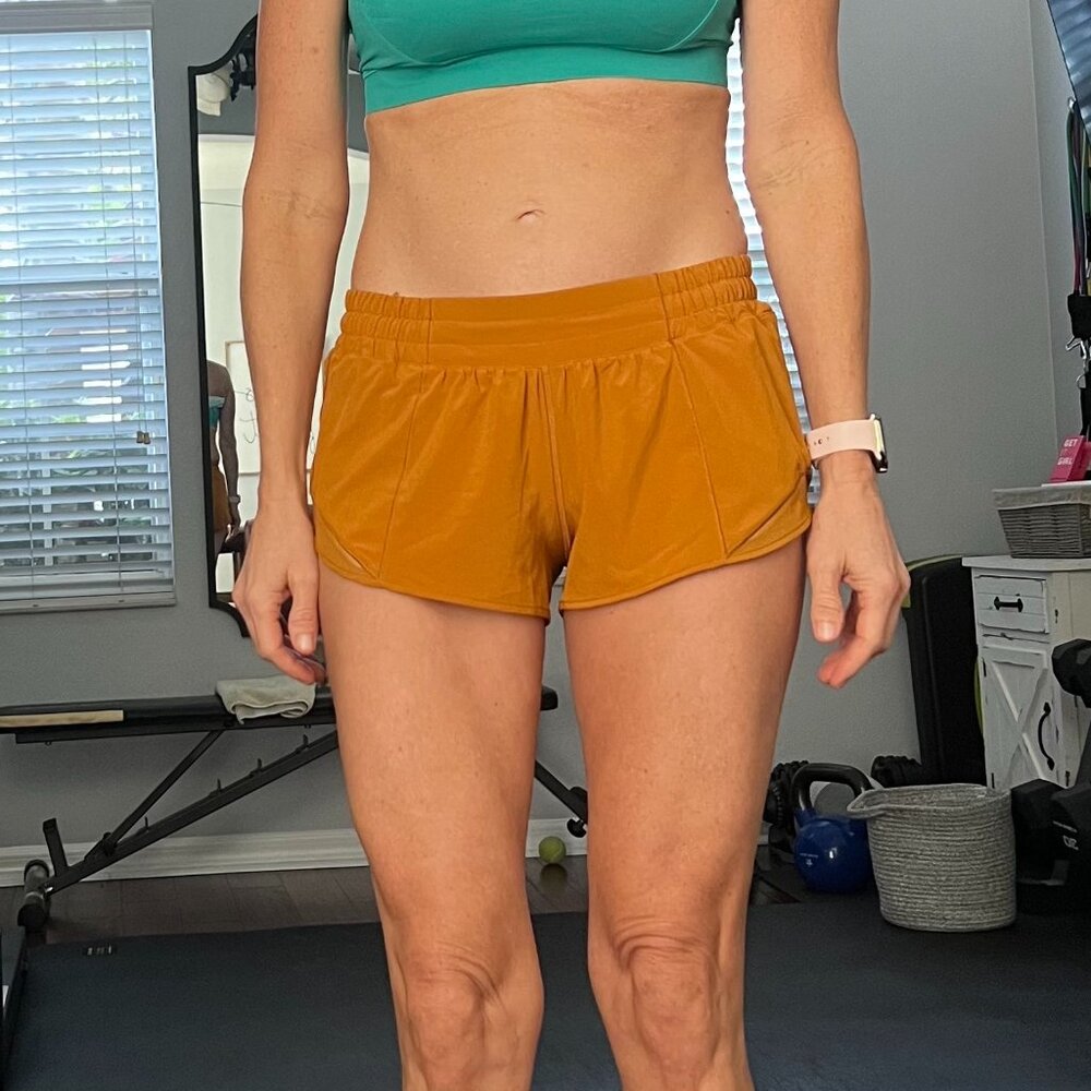 Lululemon Hotty Hot Low-Rise Lined Short 2.5", Size 6, Spiced Bronze